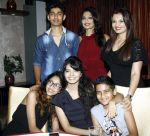 vedant,aartii,deepshikha,vivan,priyanshi & vidhika naagpal at a surprise party for Aartii Naagpal on 27th July 2016